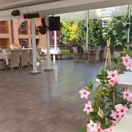 Lejlighedshotel Complex Oazis 4*